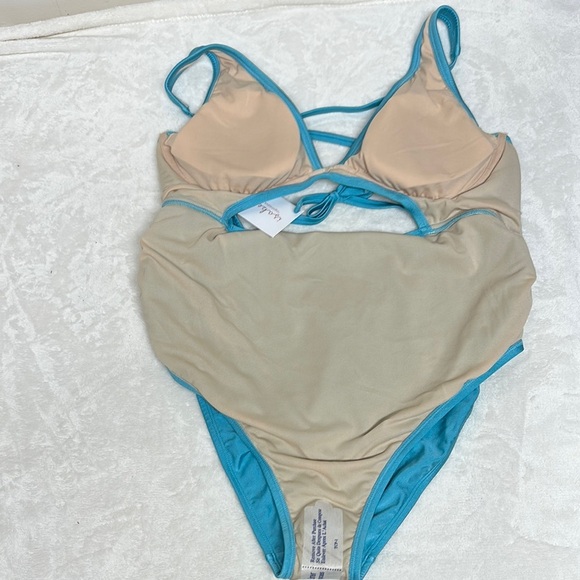 Isabel Maternity by Ingrid & Isabel Turquoise Fabric - Picture 7 of 9